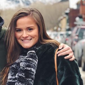 Meet your Posher, Caroline